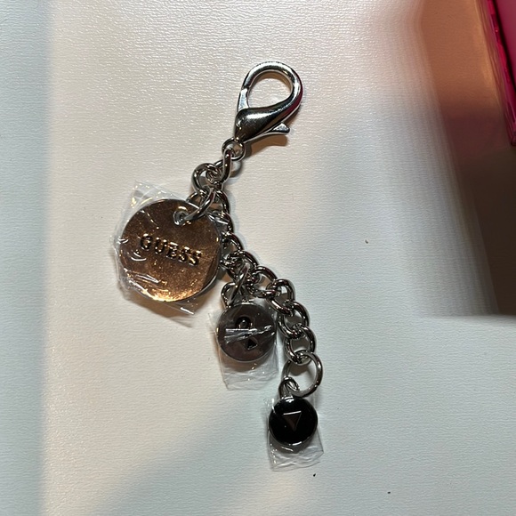 Guess purse charm keychain - Picture 1 of 1